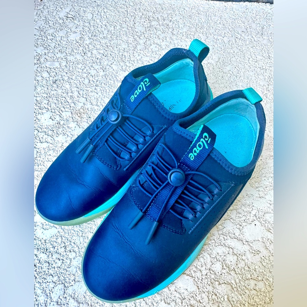 GUC Clove nursing shoes!